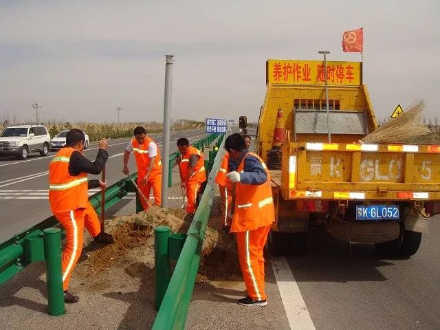 察哈尔右翼前旗级公路维护监理事业单位招聘启事